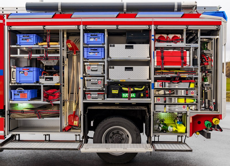 Ansicht Geräteräume Fahrerseite