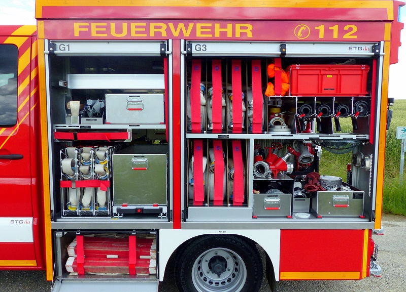 Ansicht Geräteräume Fahrerseite