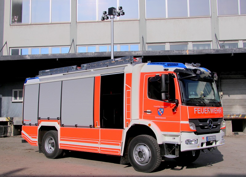 HLF 20/16 FF Odelzhausen mit Lichtmast