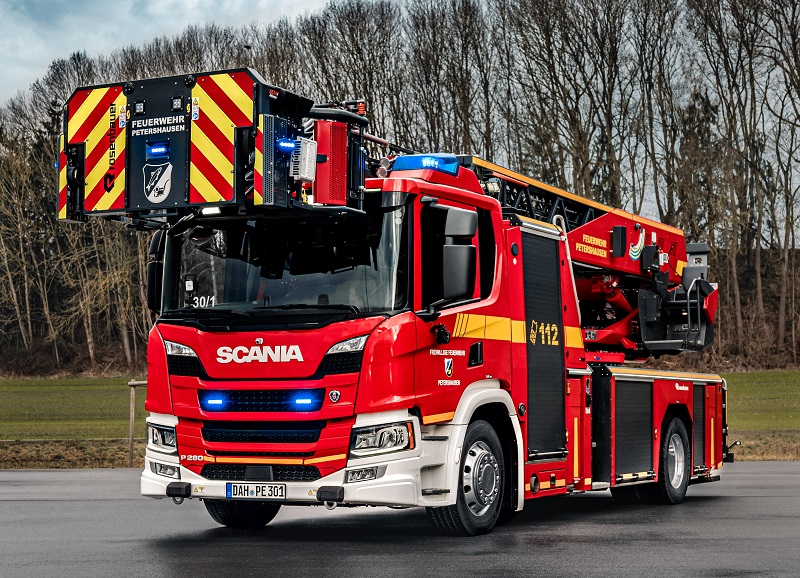 Drehleiter mit Korb 23-12 Feuerwehr Petershausen