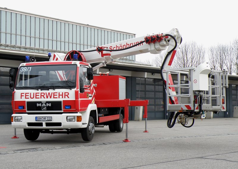 Teleskopmastfahrzeug FF Schönbrunn