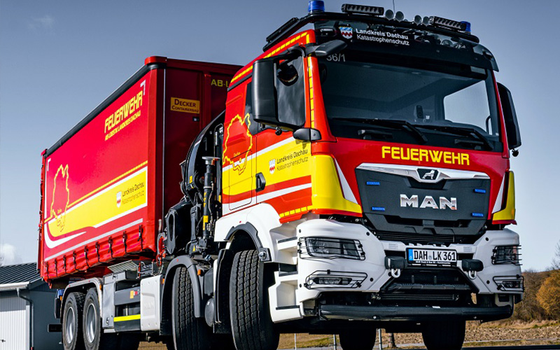 Wechselladerfahrzeug mit Kran