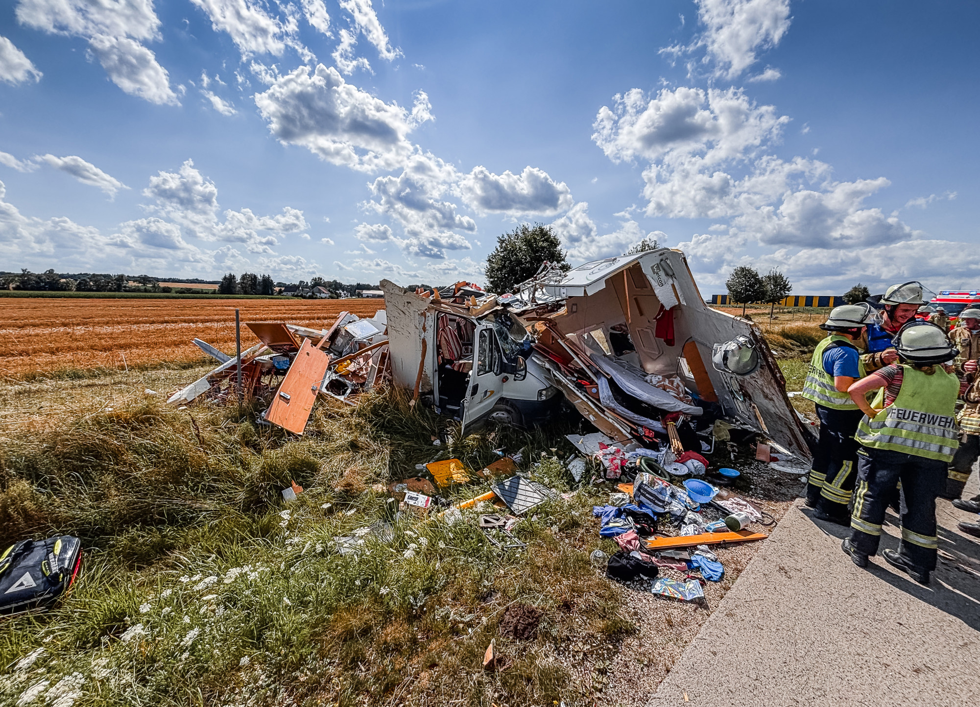 Vier Verletzte nach Unfall mit Wohnmobil auf der A 8