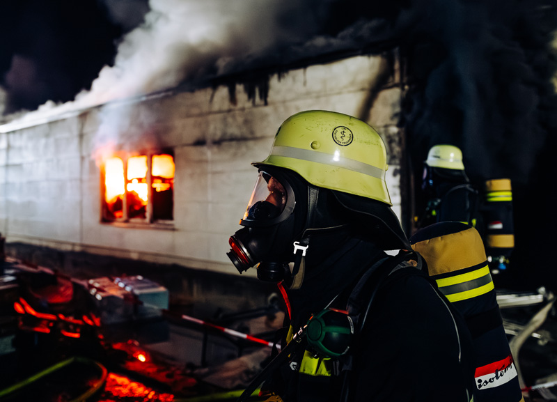 Brand einer Lagerhalle im Dachauer Gewerbegebiet