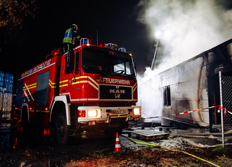 Brand einer Lagerhalle im Dachauer Gewerbegebiet