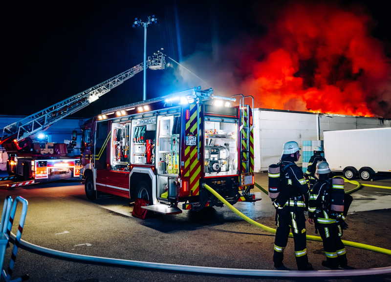 Brand einer Lagerhalle im Dachauer Gewerbegebiet