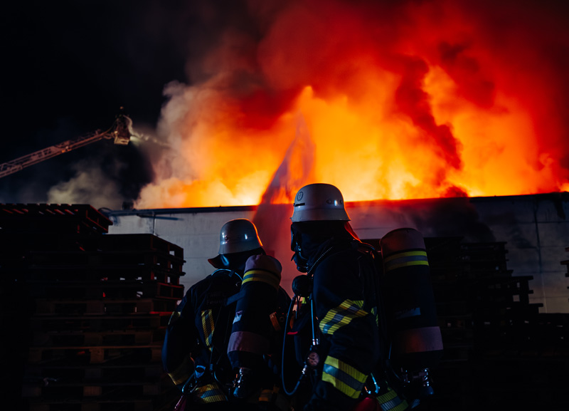 Brand einer Lagerhalle im Dachauer Gewerbegebiet