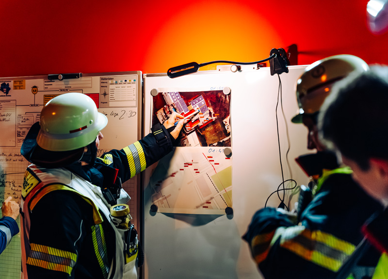 Brand einer Lagerhalle im Dachauer Gewerbegebiet