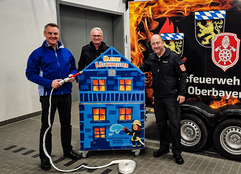Übergabe Feuerlöschtrainer