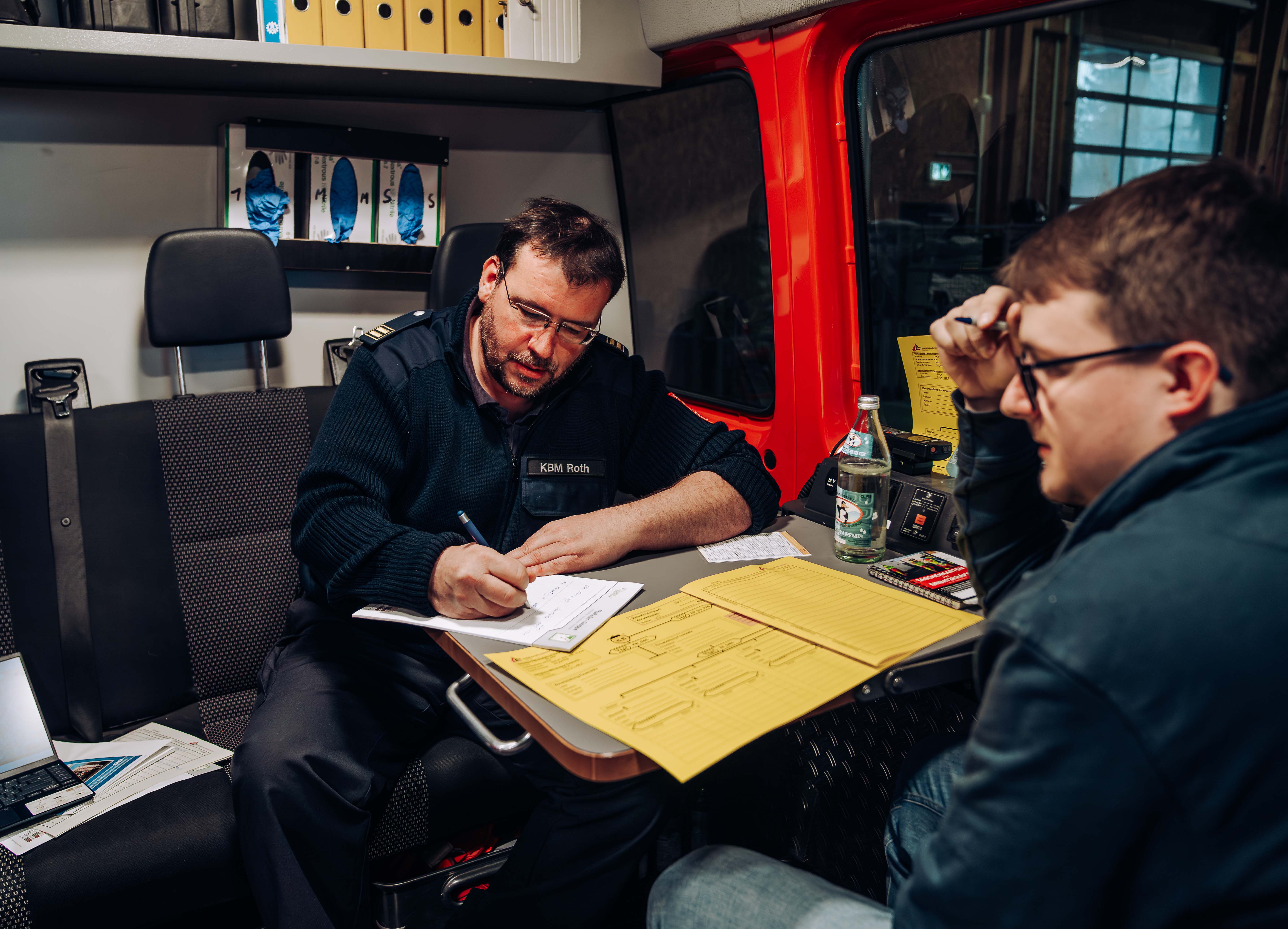 Gut vorbereitet für komplexe Einsatzlagen - Ausbildung Führungsunterstützung im Katastrophenschutzzentrum