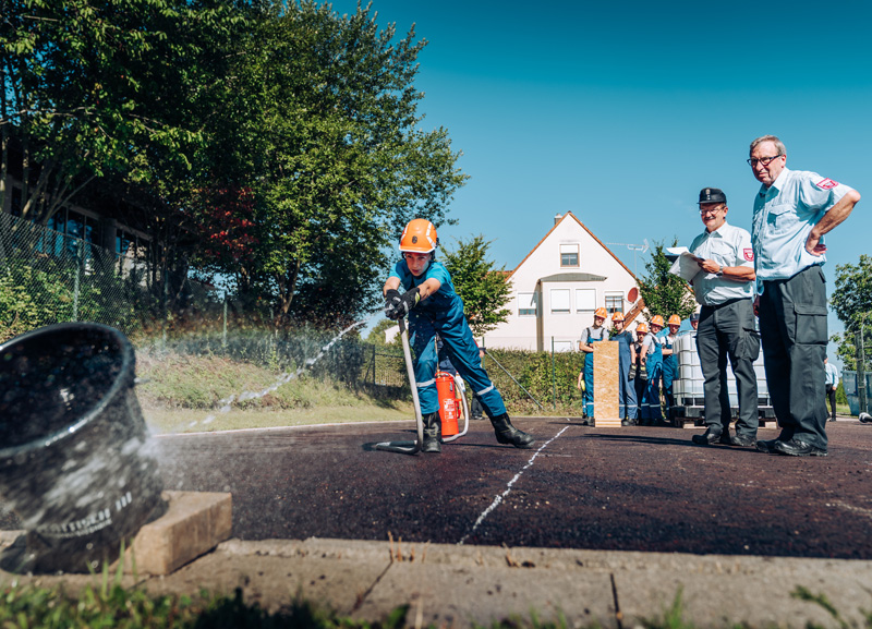 Ein Wochenende für die Feuerwehrjugend: Erfolgreiches Blaulichtcamp mit Jugendleistungsprüfung in Tandern