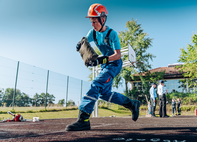 Ein Wochenende für die Feuerwehrjugend: Erfolgreiches Blaulichtcamp mit Jugendleistungsprüfung in Tandern