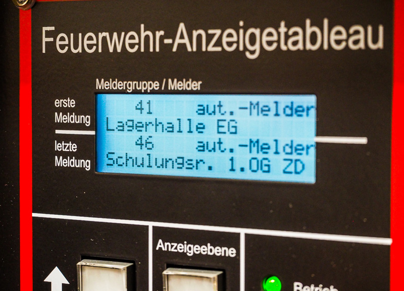 Fortbildung für den Ernstfall: Feuerwehren trainieren Einsatz an der Brandmeldeanlage