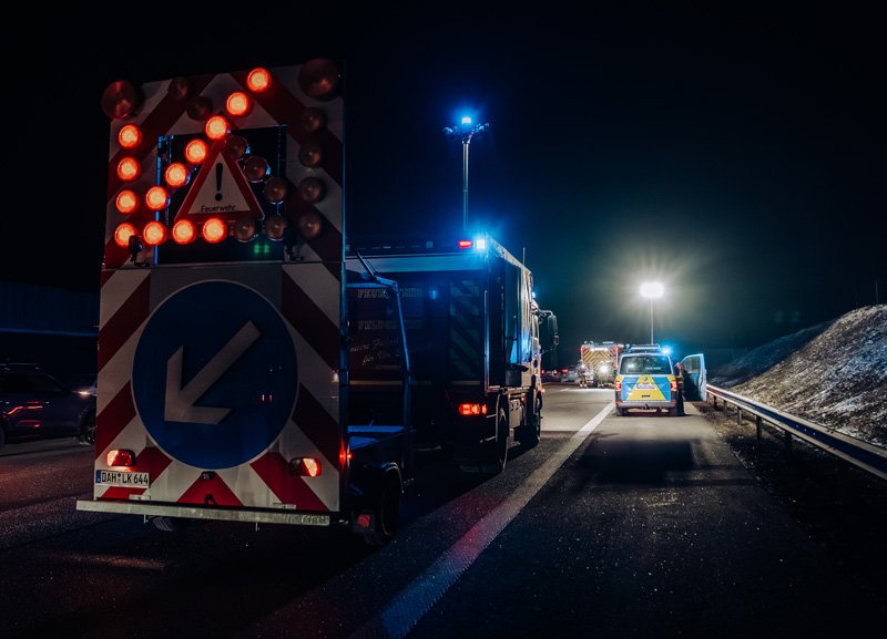 Verkehrsunfall auf der A8 – drei Verletzte nach Kollision