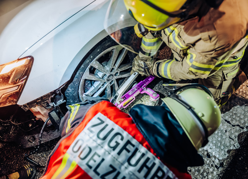 Verkehrsunfall auf der A8 – drei Verletzte nach Kollision