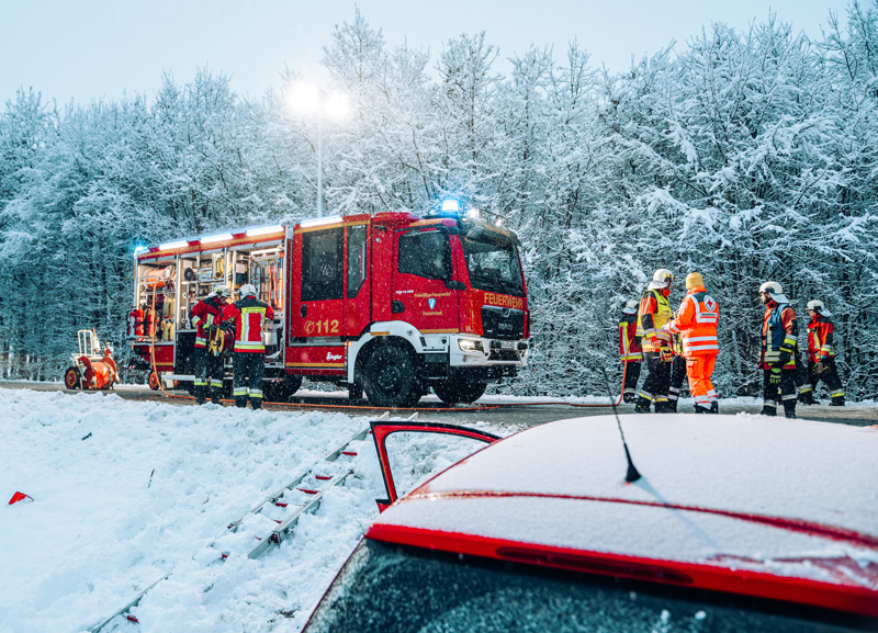 Glätteunfall bei Vierkirchen - Drei Fahrzeuge involviert