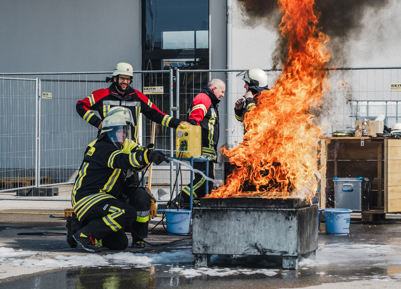 Effektiver Umgang mit Löschschaum: Ausbildung am Schaumtrainer