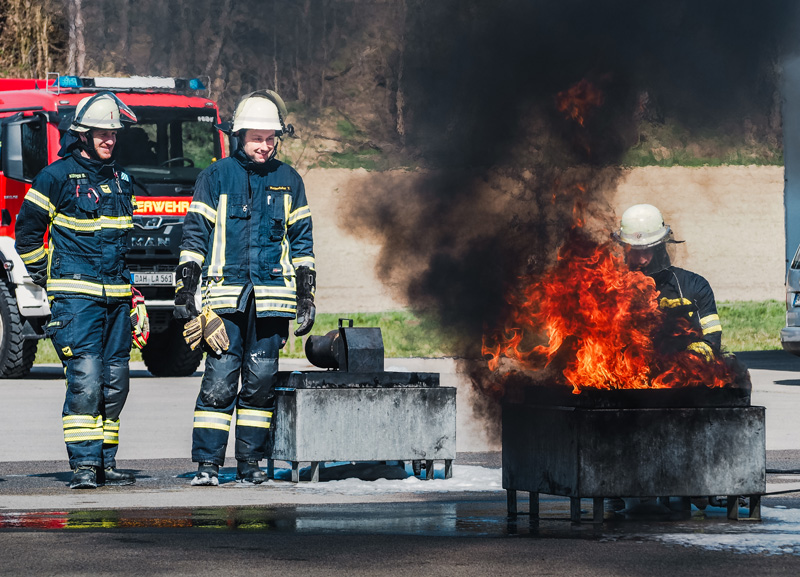 Effektiver Umgang mit Löschschaum: Ausbildung am Schaumtrainer