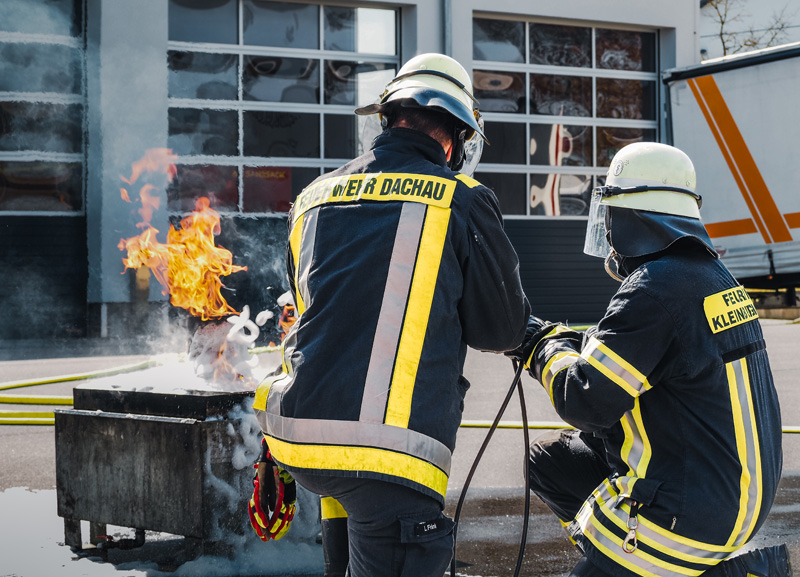 Effektiver Umgang mit Löschschaum: Ausbildung am Schaumtrainer