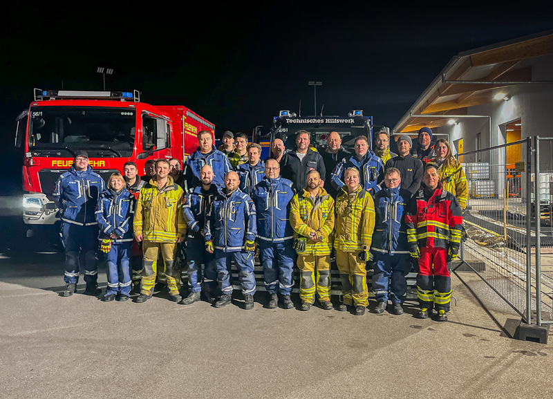 Geflügelpest im Landkreis Dachau: Feuerwehr und THW richten Logistikzentrum ein