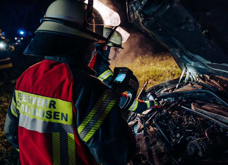 Schwerer Verkehrsunfall bei Niederroth - Pkw überschlägt sich