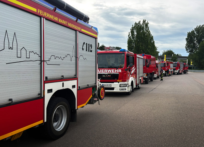 Sicher unterwegs im Einsatz: 28 Feuerwehrdienstleistende absolvieren Fahrsicherheitstraining in Augsburg