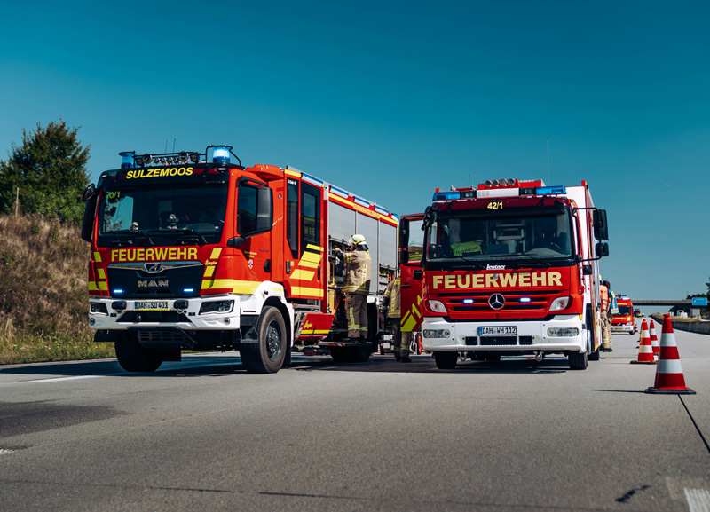 Schwertransporter auf A8 in brand geraten - Schnelles eingreifen verhindert schlimmeres