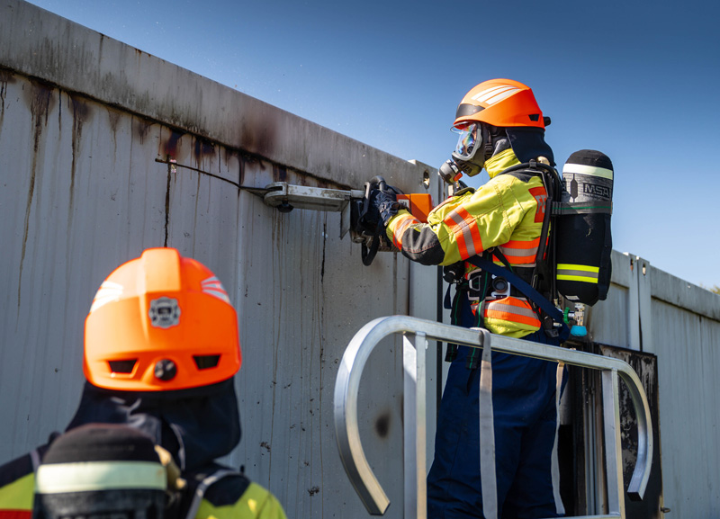 Brand in der Asylbewerberunterkunft Vierkirchen - Wohncontainer brennt aus