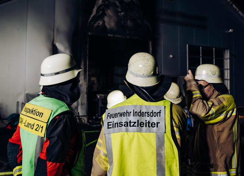 Brand in Indersdorfer Gewerbegebiet - Feuerwehr verhindert Ausbreitung