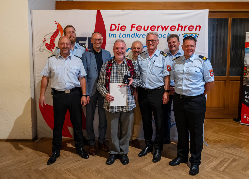 Pfarrer Josef Mayer - Bayerisches Feuerwehr-Ehrenmedaille