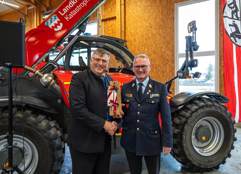 Rund 150 Gäste feiern den 60. Geburtstag von Kreisbrandrat Georg Reischl