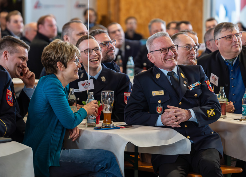Rund 150 Gäste feiern den 60. Geburtstag von Kreisbrandrat Georg Reischl