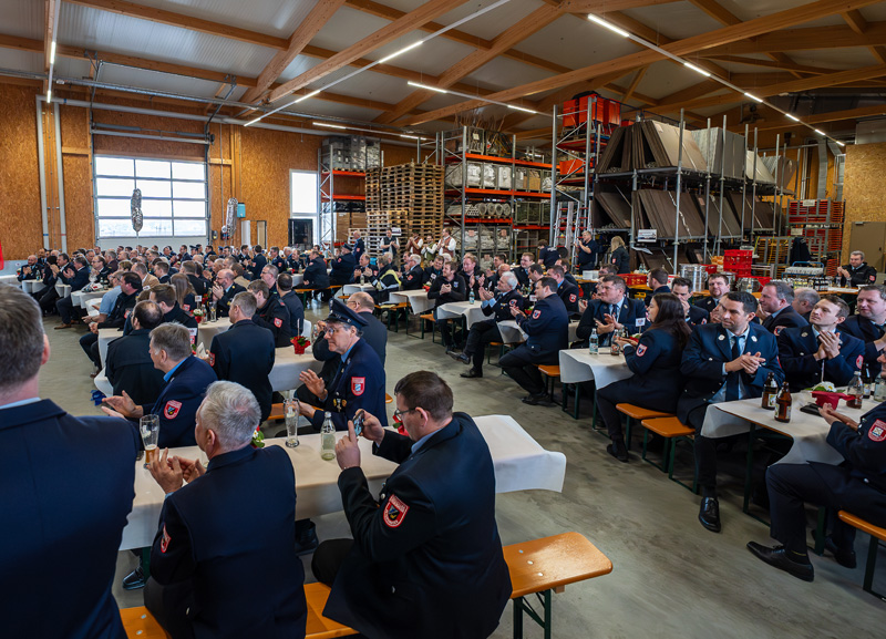 Rund 150 Gäste feiern den 60. Geburtstag von Kreisbrandrat Georg Reischl