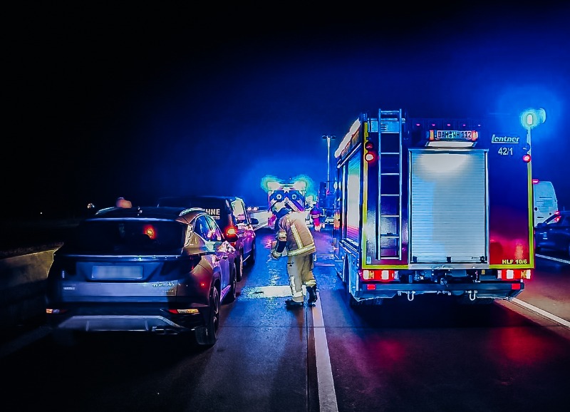 Verkehrsunfall auf der A 8 sorgt für Sperrung und Folgeunfall