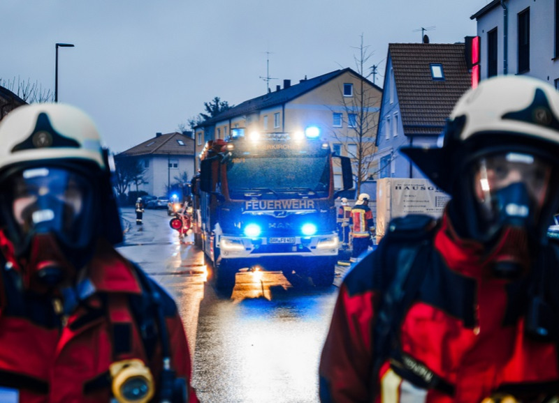 Brennende Matratze in Vierkirchener Mehrfamilienhaus