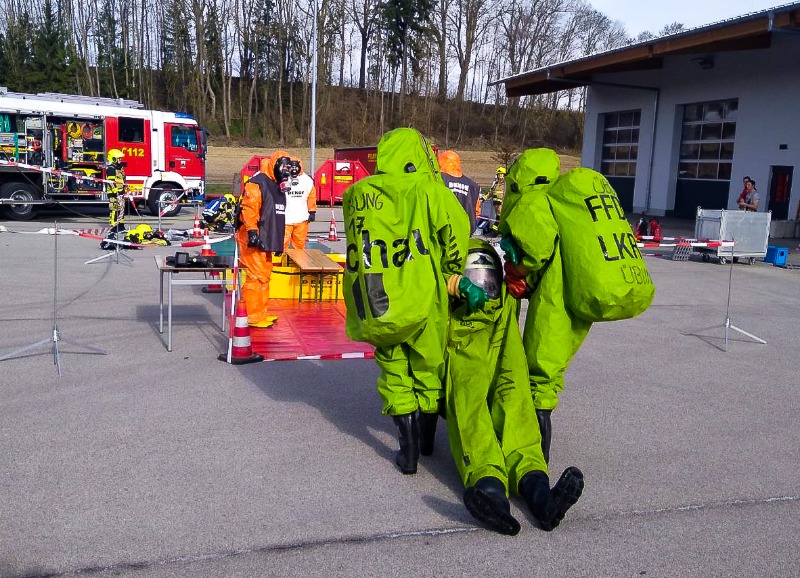 Vom Erkunden bis zur Dekontamination: Erfolgreicher ABC-Grundkurs