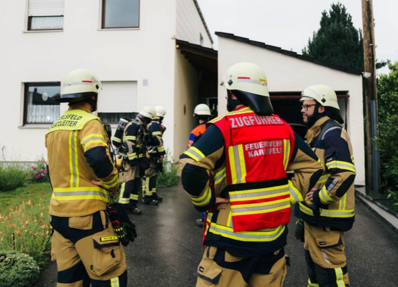 Rauchentwicklung in Karlsfelder Wohnhauswicklung aus