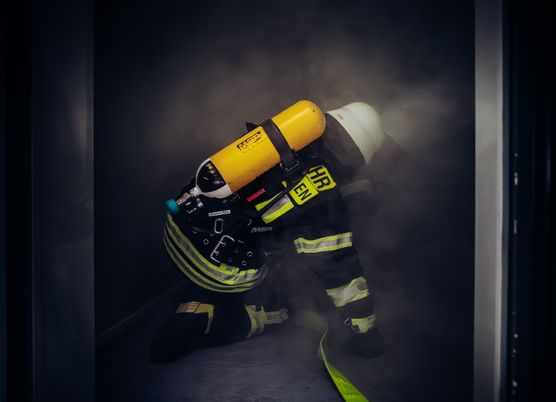 Zwölf neue Atemschutzgeräteträger für die Feuerwehren im Landkreis Dachau