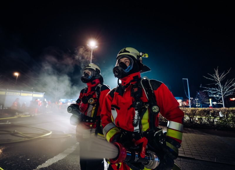 Großbrand eines Supermarkts - Realitätsnahe Übung fordert Einsatzkräfte
