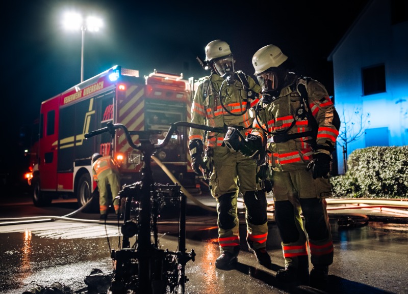 Brennender E-Roller sorgt für Feuerwehreinsatz in Biberbach