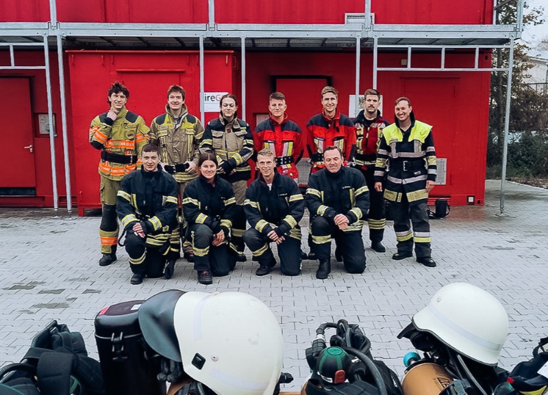 Gut gerüstet für den Ernstfall: 11 Feuerwehrdienstleistende schließen Atemschutzkurs ab