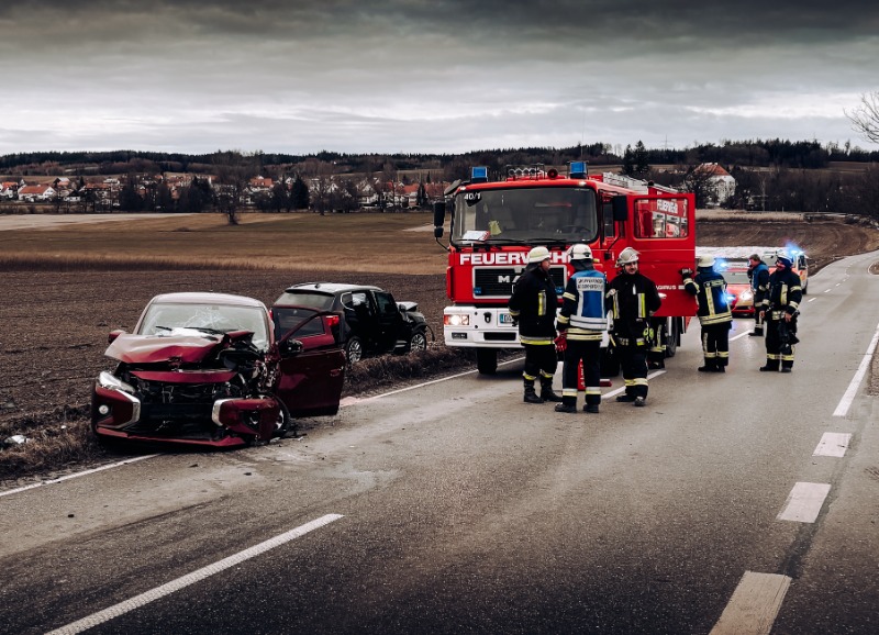 Schwerer Verkehrsunfall zwischen Welshofen und Unterweikertshofen